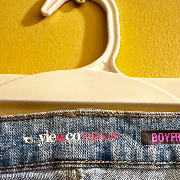 Style and company women’s 16 W boyfriend jeans. - Picture 3 of 3
